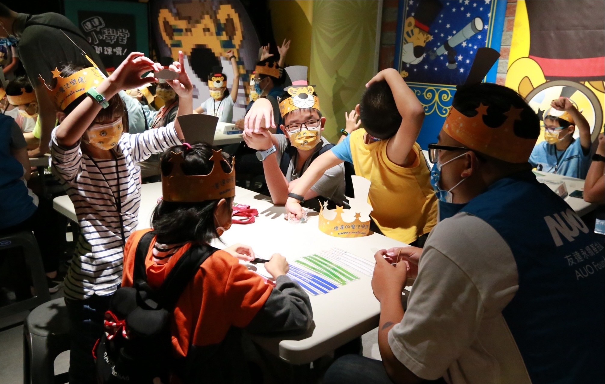 YY易游m6米乐以永续理念推动全人教育计划，内外结盟储备科普教育人才，荣获亚太永续行动奖社会共融面的金奖肯定