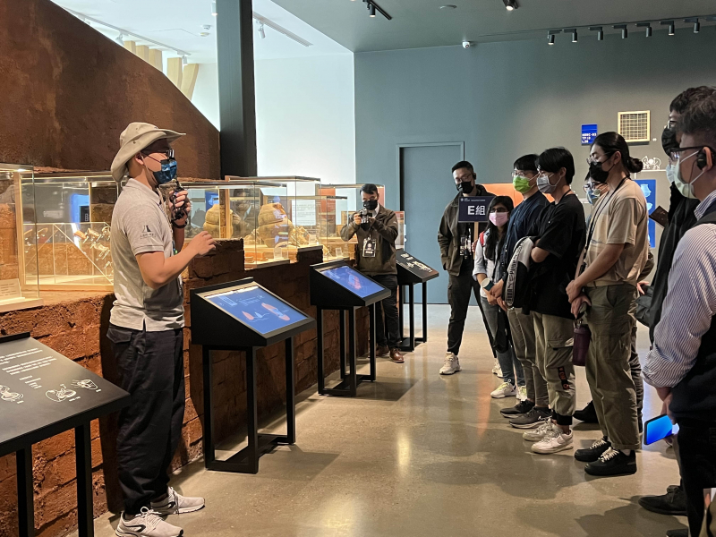 友達招募員工為文化志工，擔任文化館導覽大使，積極推廣文資保存、文史教育