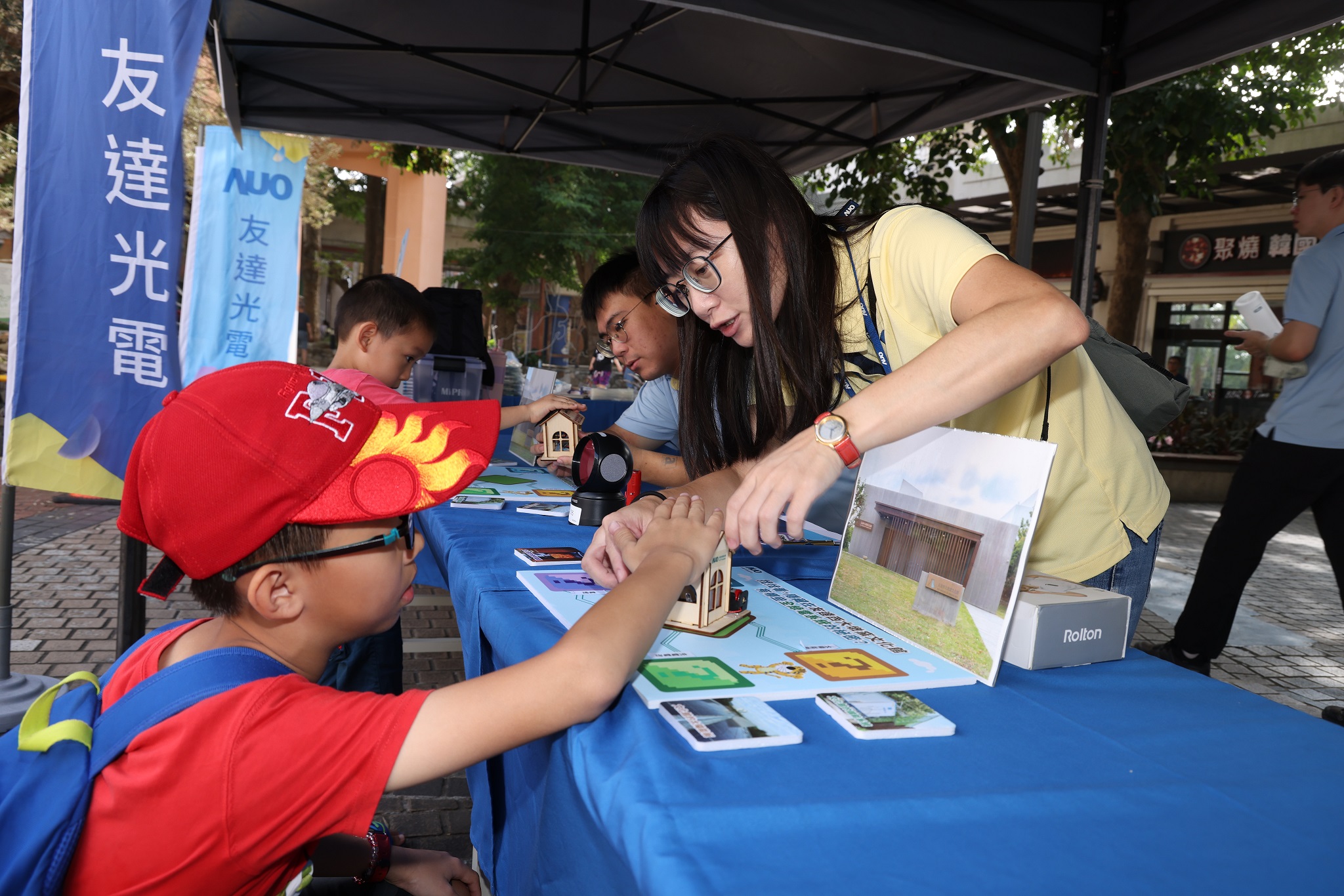 友達投入永續素養教育多年，從自身的環境教育場域走入校園、各式活動現場，合作夥伴亦擴及到NGO、公部門與供應鏈，豐碩成果獲「社會共融領袖獎」